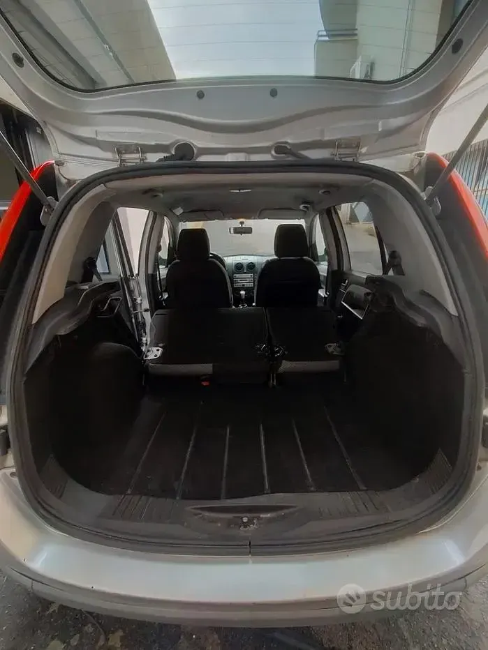 Usata Ford Fusion 90 CV (66 kW) 2005 Grigio Utilitaria