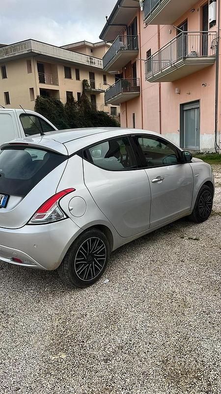 Usata Lancia Ypsilon 2018 Grigio Utilitaria