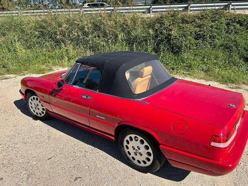 Usata Alfa Romeo Spider 122 CV (89 kW) 1991 Rosso Cabrio