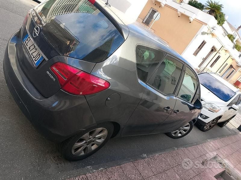 Grigio Usata 2012 Opel Meriva Monovolume | 2500 € (Super prezzo) - Immagine 1/4