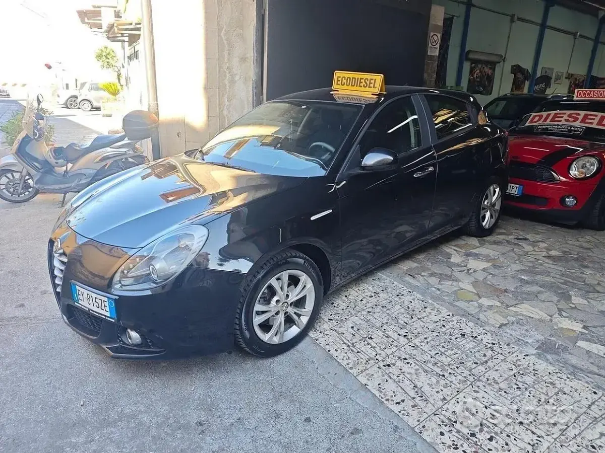 Usata Alfa Romeo Giulietta Business 105 CV (77 kW) 2015 Nero Utilitaria