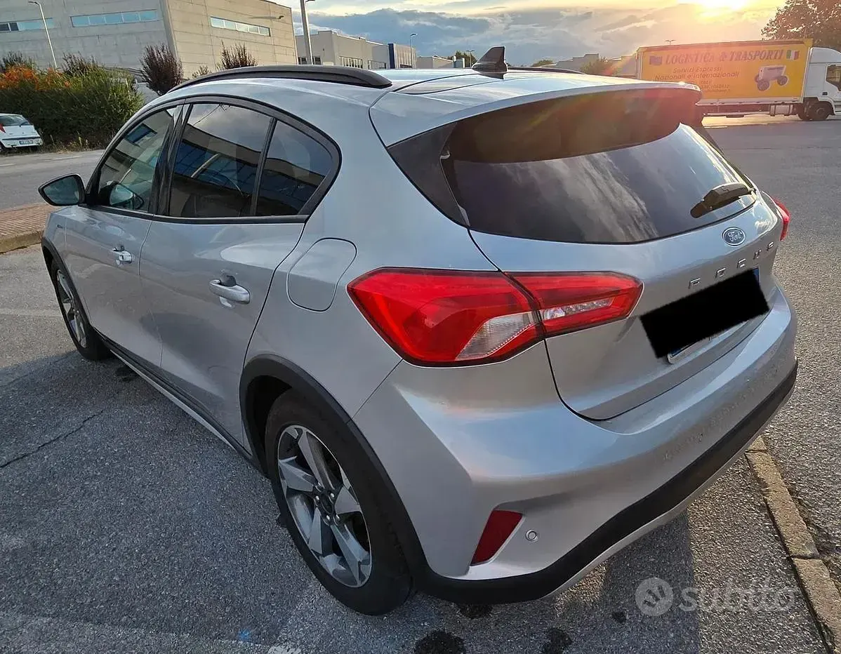 Usado Ford Focus Active 125 HP (91 kW) 2019 Cinzento Sedan