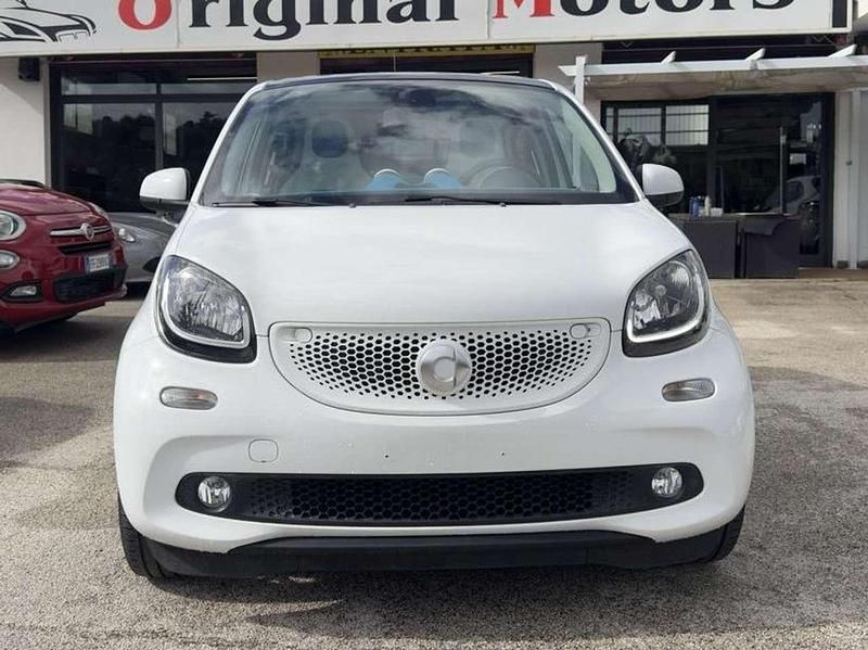 Usata Smart ForFour Proxy 71 CV (52 kW) 2016 Bianco Utilitaria