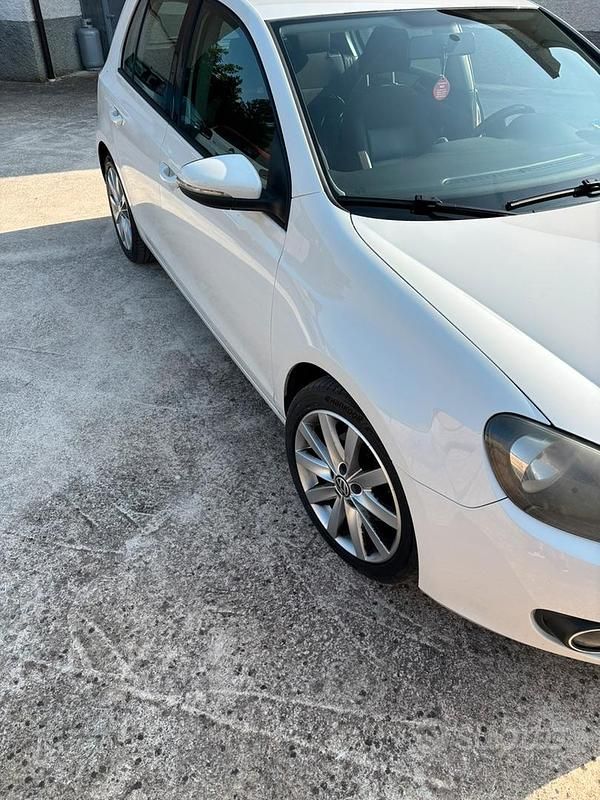 Usata VW Golf VI 105 CV (77 kW) 2011 Utilitaria