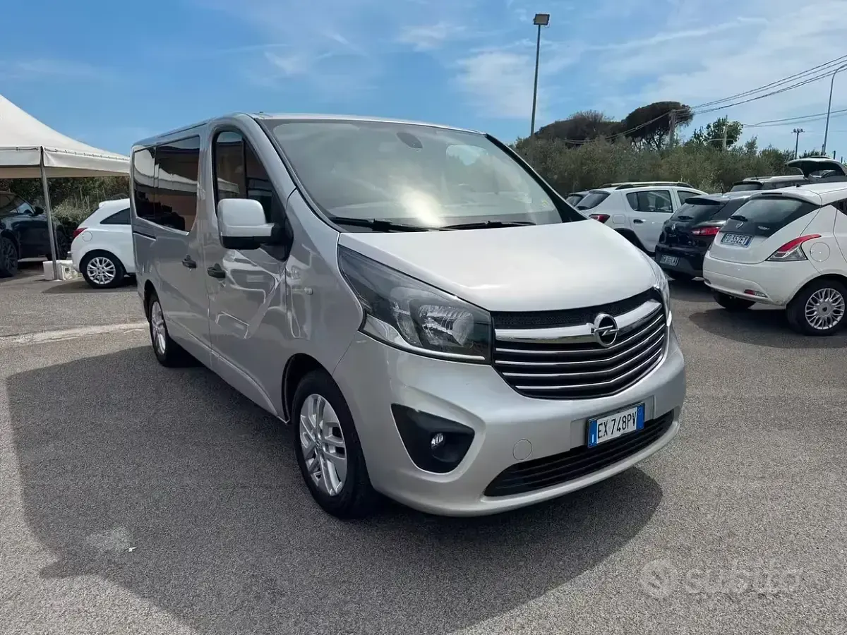 Usata Opel Vivaro Edition 140 CV (102 kW) 2015 Grigio Monovolume