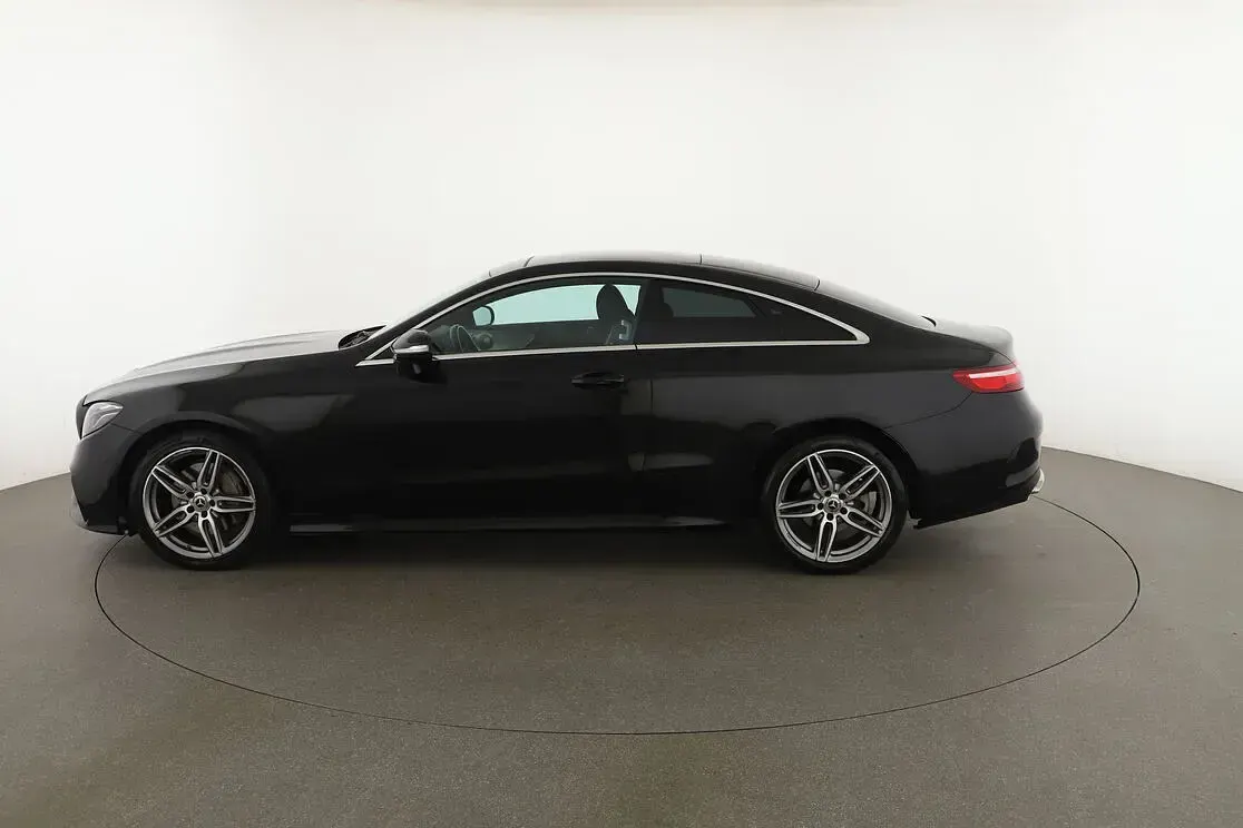 Usata Mercedes E220 AMG line 195 CV (143 kW) 2018 Nero Coupé