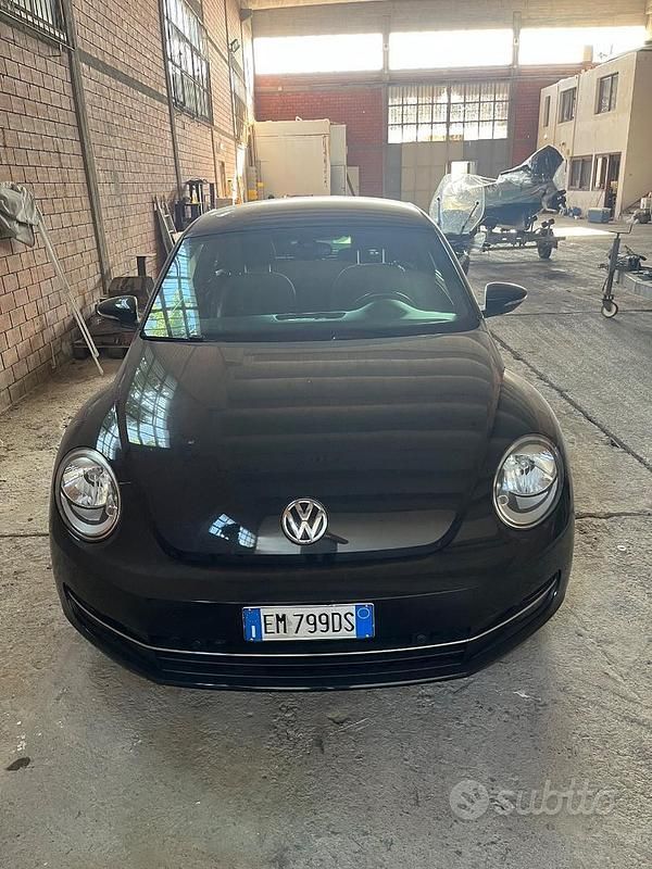 Usata 2012 VW Maggiolino Tre volumi | 8900 € (Buon prezzo) - Immagine 1/4