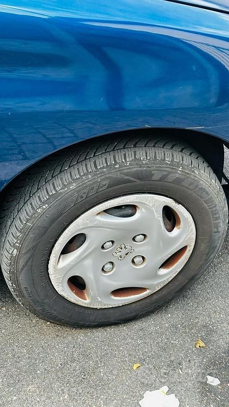 Usata Peugeot 206 2000 Blu Utilitaria