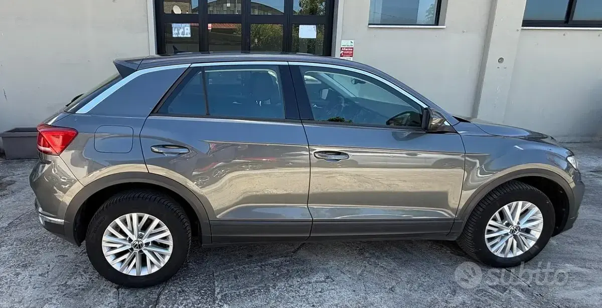 Usata VW T-Roc Sport 150 CV (110 kW) 2021 Grigio SUV