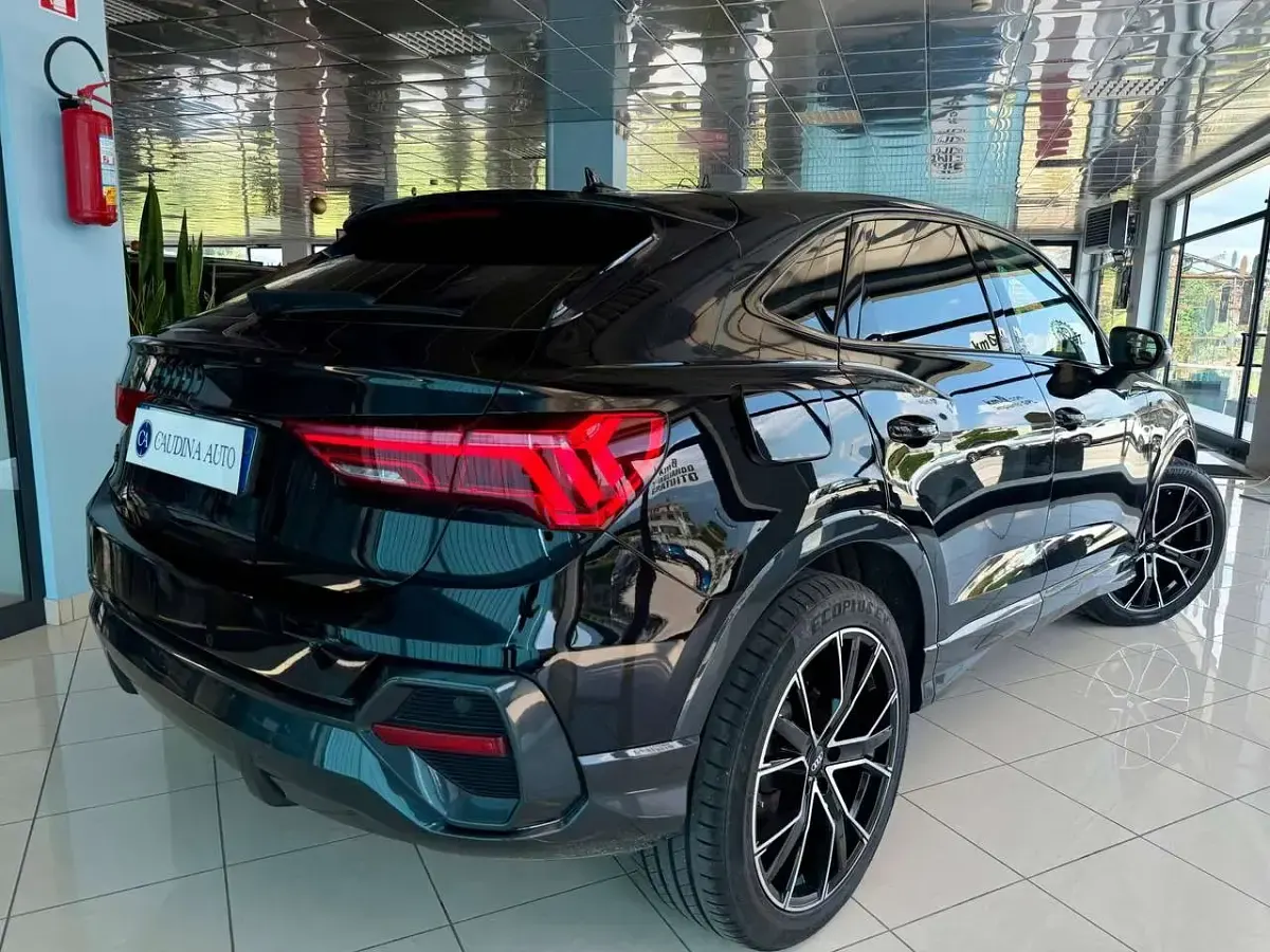 Usata Audi Q3 Sportback S-Line 150 CV (110 kW) 2020 Mythos black SUV