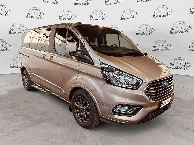 Usata Ford Tourneo Titanium 131 CV (96 kW) 2022 Bronzo Monovolume