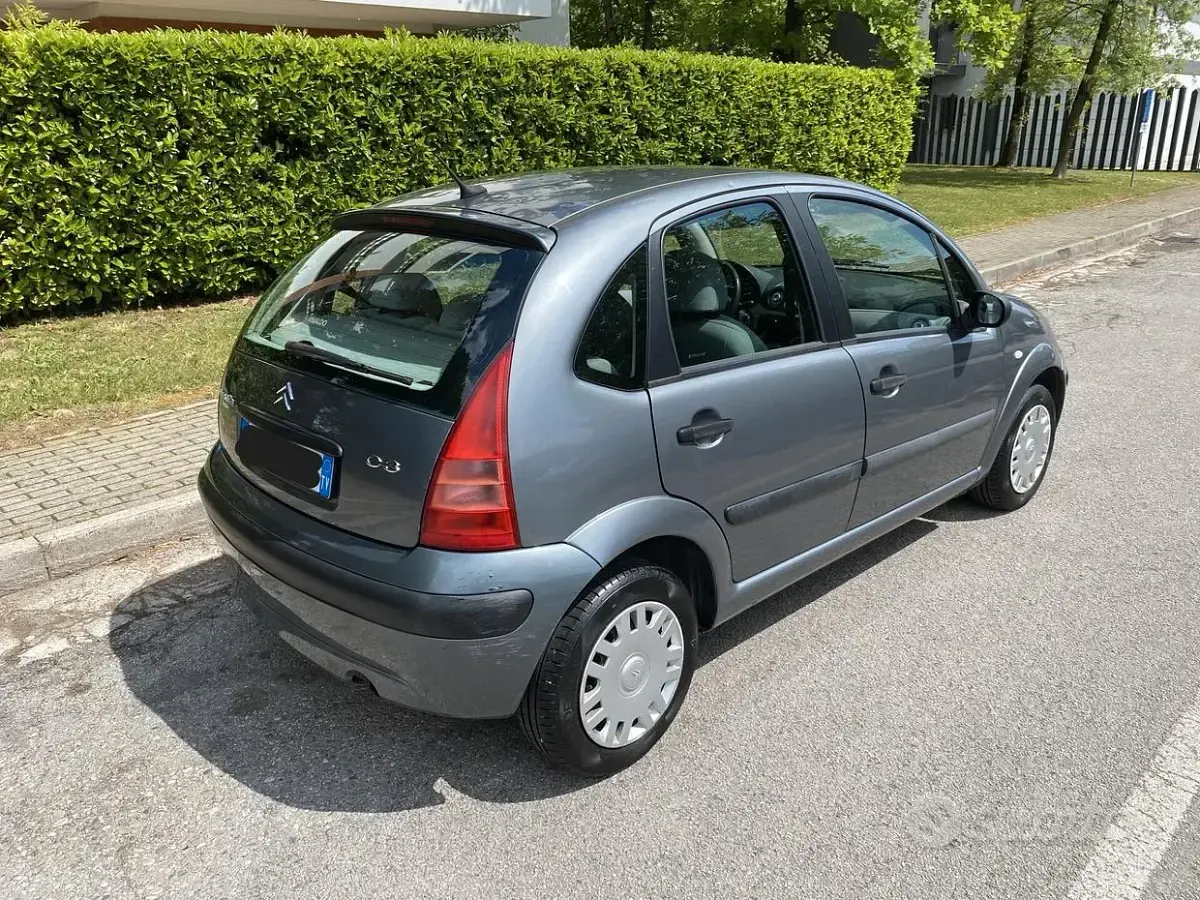 Gebraucht Citroën C3 60 PS (44 kW) 2004 Grau Limousine