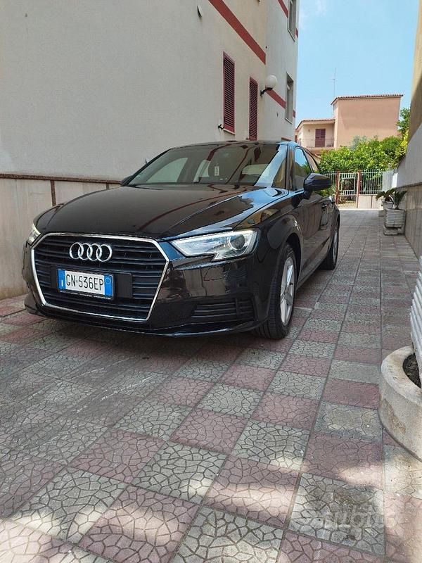 Nero Usata 2018 Audi A3 Tre volumi | 15.400 € (Ottimo prezzo) - Immagine 1/4