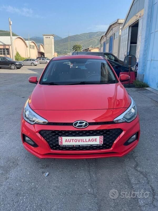Usata 2020 Hyundai i20 Active Tre volumi | 10.900 € (Ottimo prezzo) - Immagine 1/2