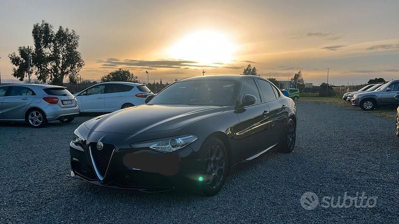 Usata Alfa Romeo Giulia 150 CV (110 kW) 2016 Nero Berlina