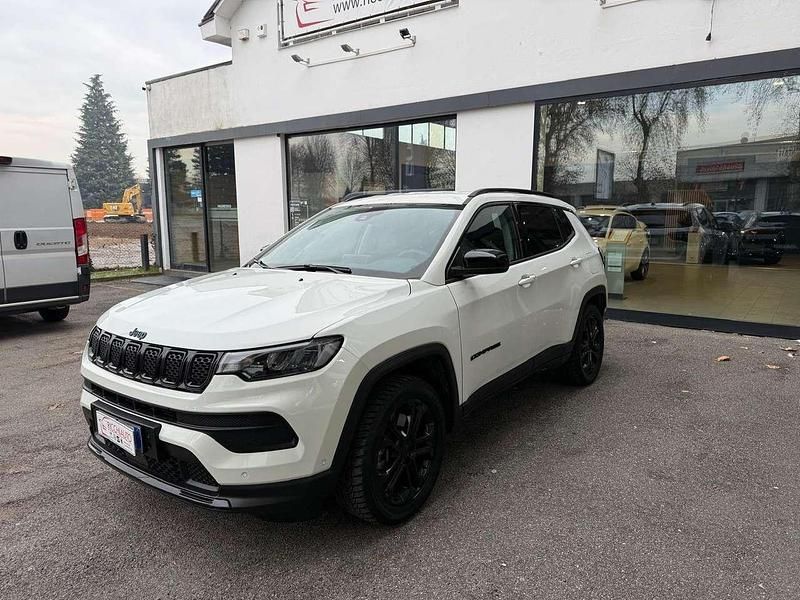 Usata Jeep Compass Night Eagle 131 CV (96 kW) 2022 Bianco SUV