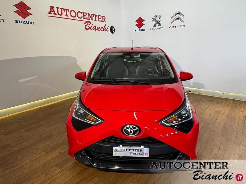 Usata Toyota Aygo Cool 72 CV (52 kW) 2020 Rosso Utilitaria