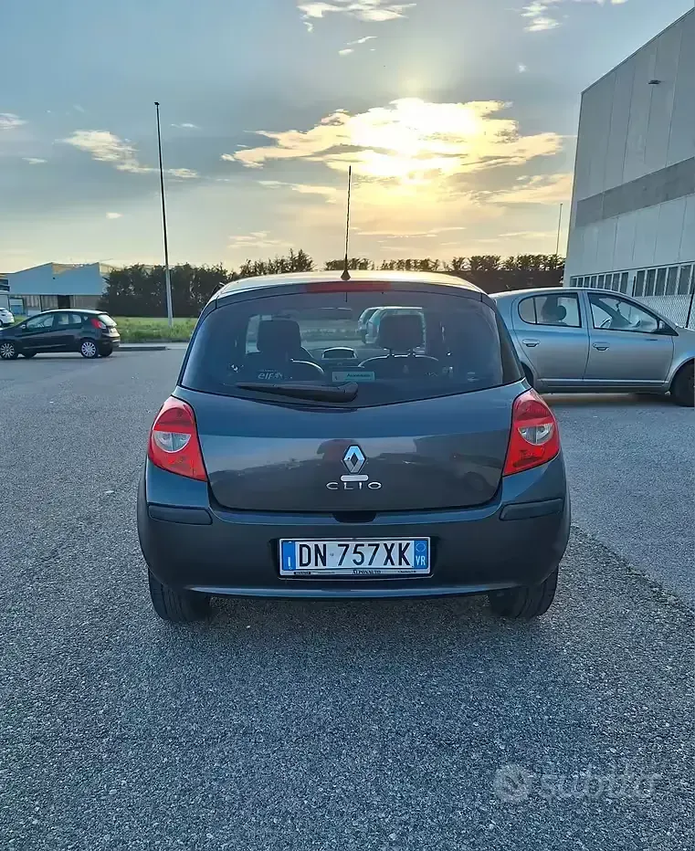 Usata Renault Clio II 75 CV (55 kW) 2008 Berlina