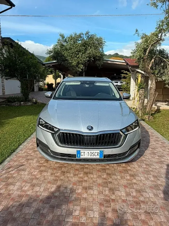 Usata Skoda Octavia 131 CV (96 kW) 2024 Grigio Station wagon