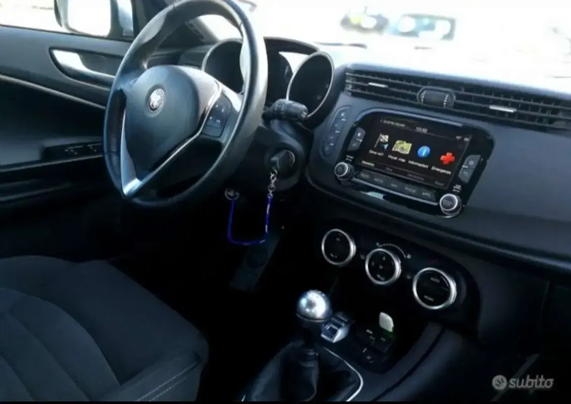 Usata Alfa Romeo Giulietta Exclusive 120 CV (88 kW) 2016 Utilitaria