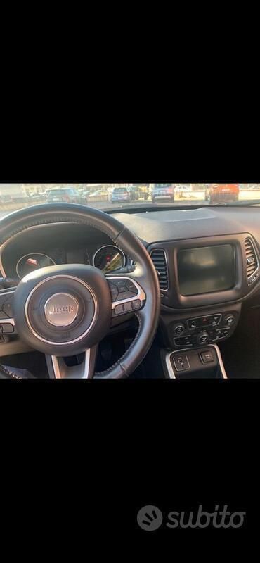 Usata Jeep Compass 120 CV (88 kW) 2018 Grigio SUV