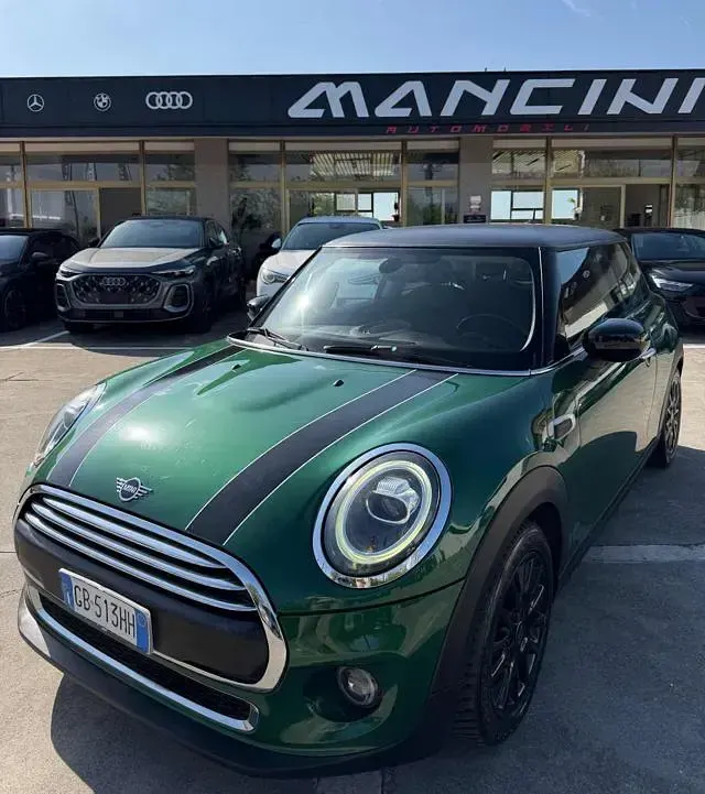 Begagnad Mini ONE 102 HK (75 kW) 2020 Halvkombi