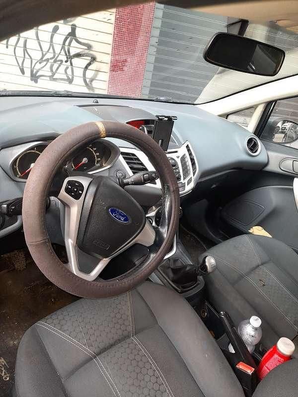 Begagnad Ford Fiesta Ambiente 82 HK (60 kW) 2009 Halvkombi