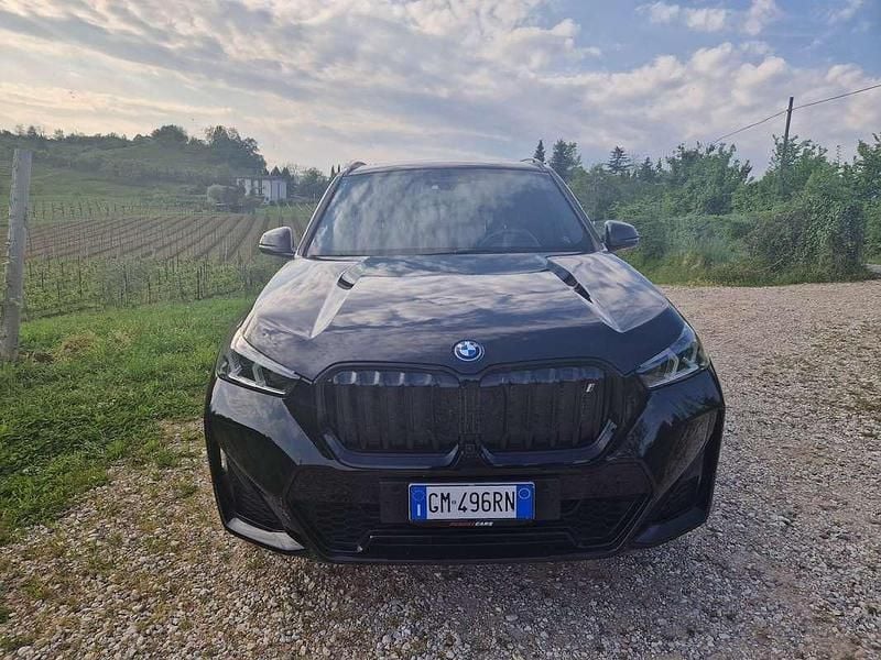 Usado BMW iX1 M Sport 103 kW (141 CV) 2023 Negro SUV