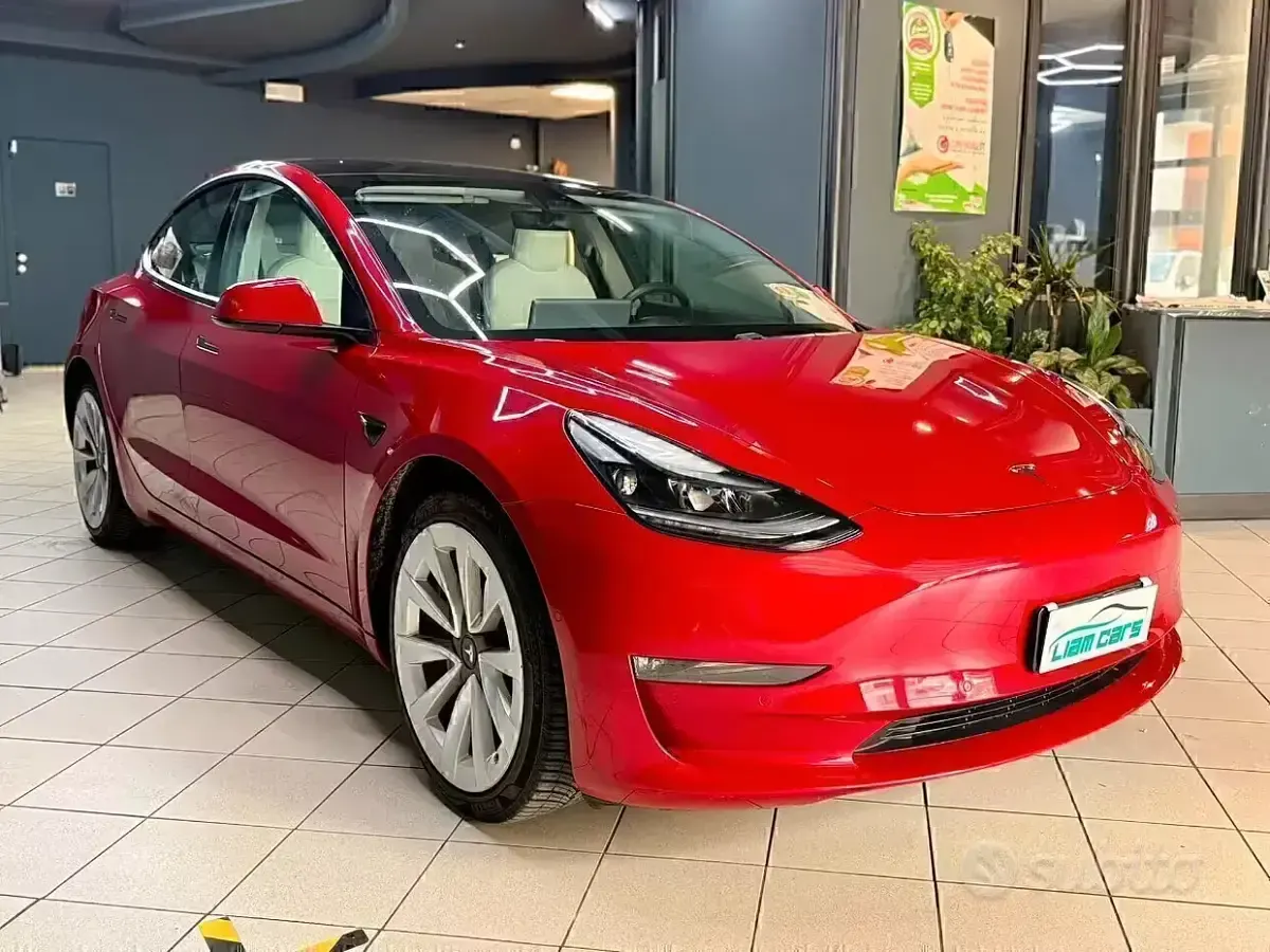 Usata Tesla Model 3 Long Range AWD 152 kW (208 CV) 2021 Rosso Berlina