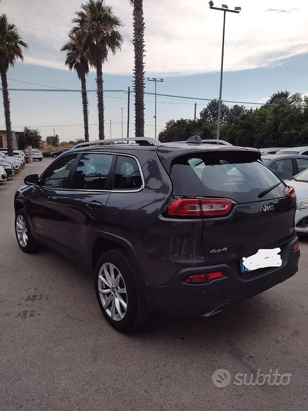 Usata Jeep Cherokee Night Eagle 185 CV (136 kW) 2017 Grigio SUV