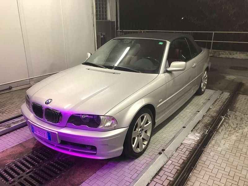 Usata BMW 320 Cabriolet 170 CV (125 kW) 2001 Cabrio