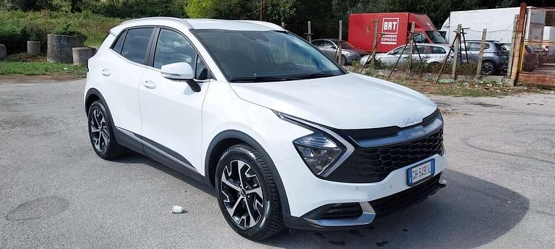 Bianco Usata 2022 Kia Sportage Style SUV | 22.000 € (Buon prezzo) - Immagine 1/4