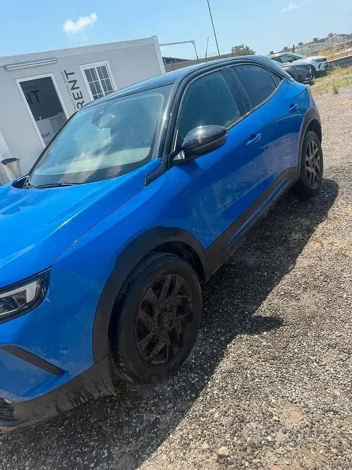 Usata Opel Mokka 101 CV (74 kW) 2024 Bluazzurro SUV