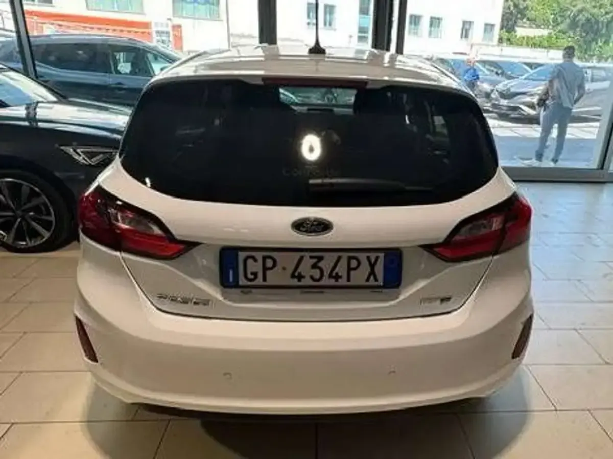 Usata Ford Fiesta Titanium 125 CV (91 kW) 2023 Bianco Utilitaria