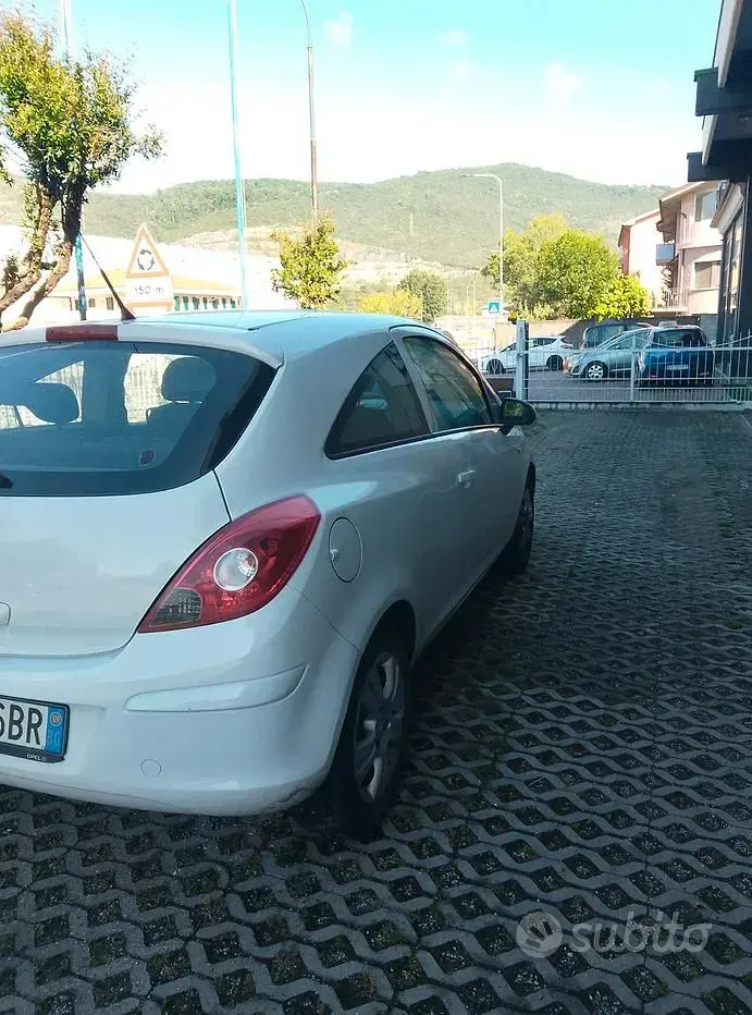 Usata Opel Corsa Club 80 CV (58 kW) 2009 Bianco Utilitaria