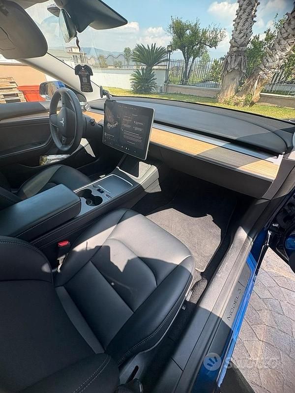 Usata Tesla Model 3 235 kW (320 CV) 2023 Blu Berlina