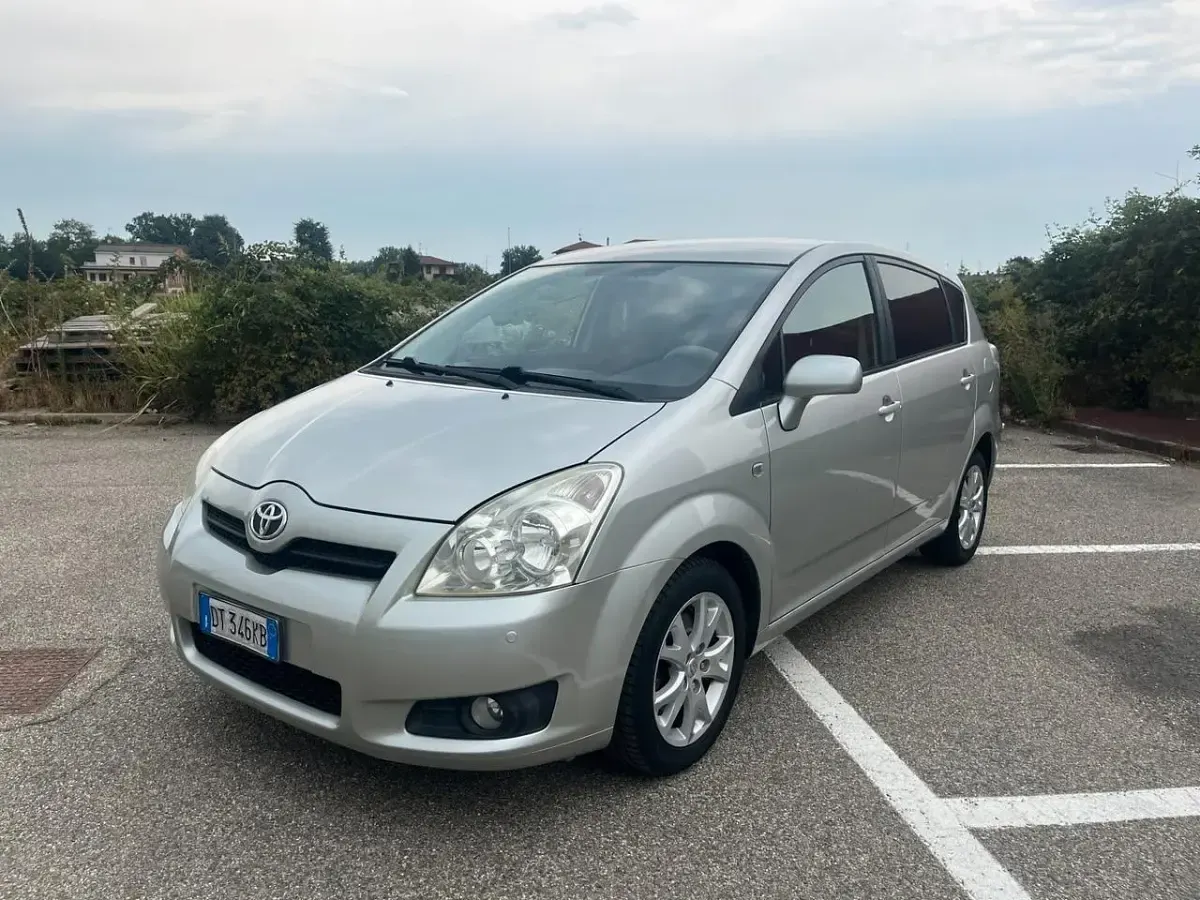 Usata Toyota Corolla Verso 110 CV (80 kW) 2008 Monovolume