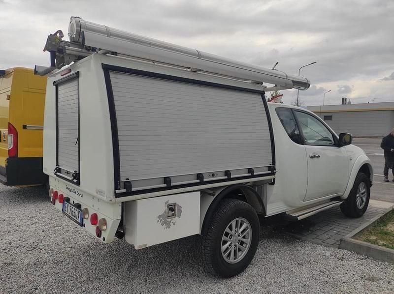 Usata Mitsubishi L200 135 CV (99 kW) 2015 Bianco Pick-up
