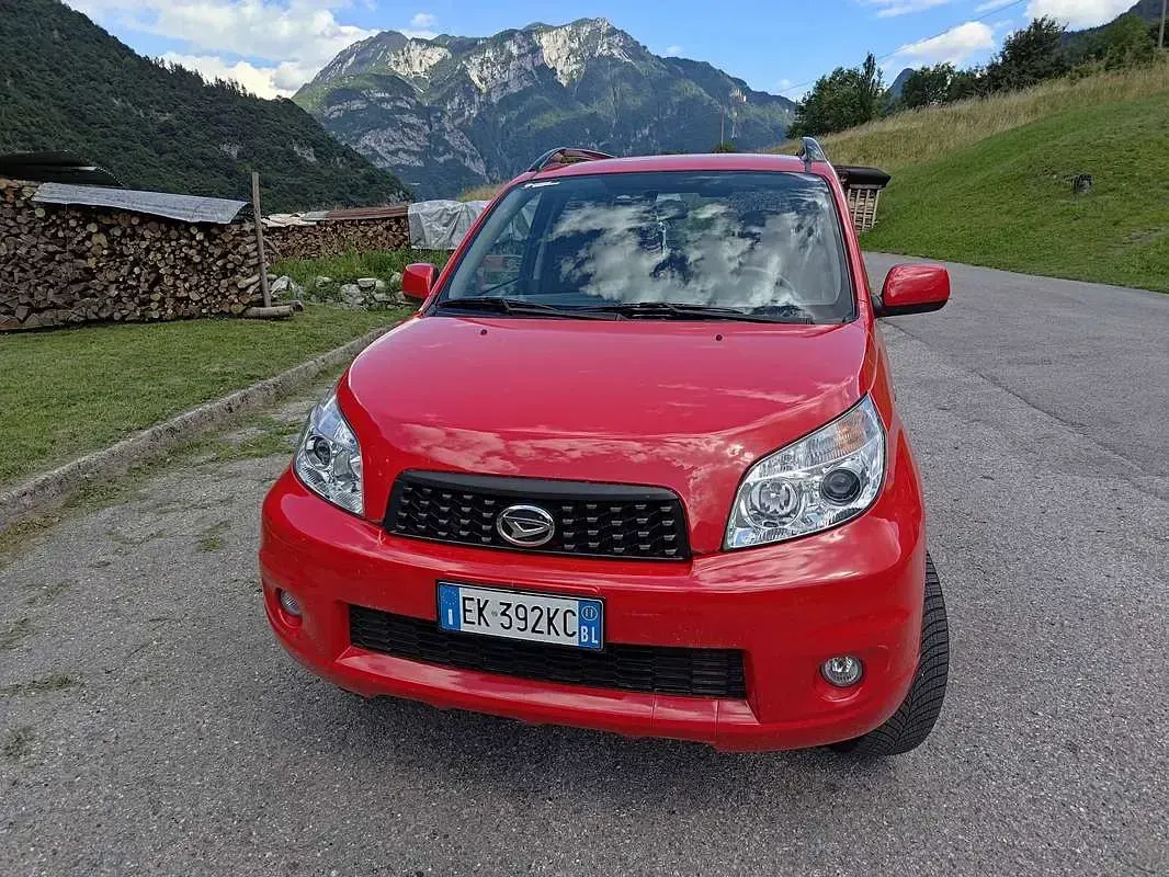 Usata Daihatsu Terios 102 CV (75 kW) 2011 Rosso SUV