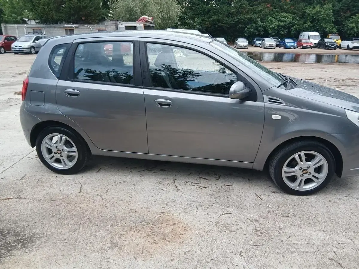 Usata Chevrolet Aveo 84 CV (61 kW) 2010 Grigio Berlina