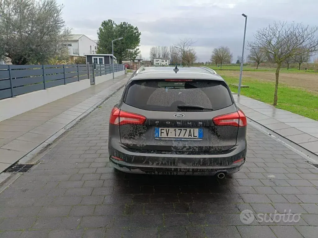 Usata Ford Focus Business Edition 120 CV (88 kW) 2019 Grigio Station wagon