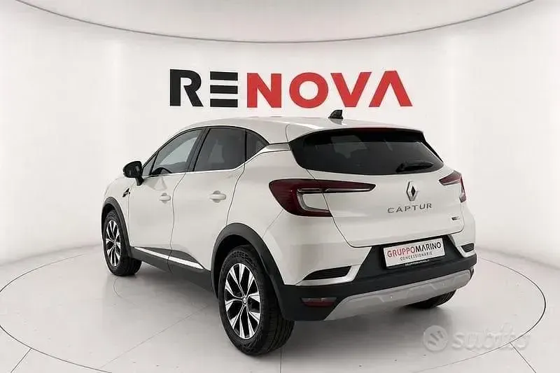 Usata Renault Captur Techno 143 CV (105 kW) 2023 Bianco SUV