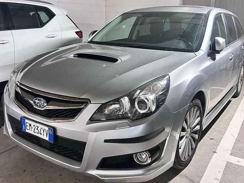 Usata Subaru Legacy Comfort 150 CV (110 kW) 2012 Argento Station wagon