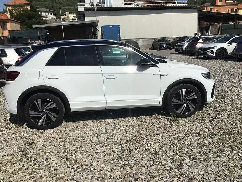 Usata VW T-Roc R-line 150 CV (110 kW) 2023 Bianco SUV