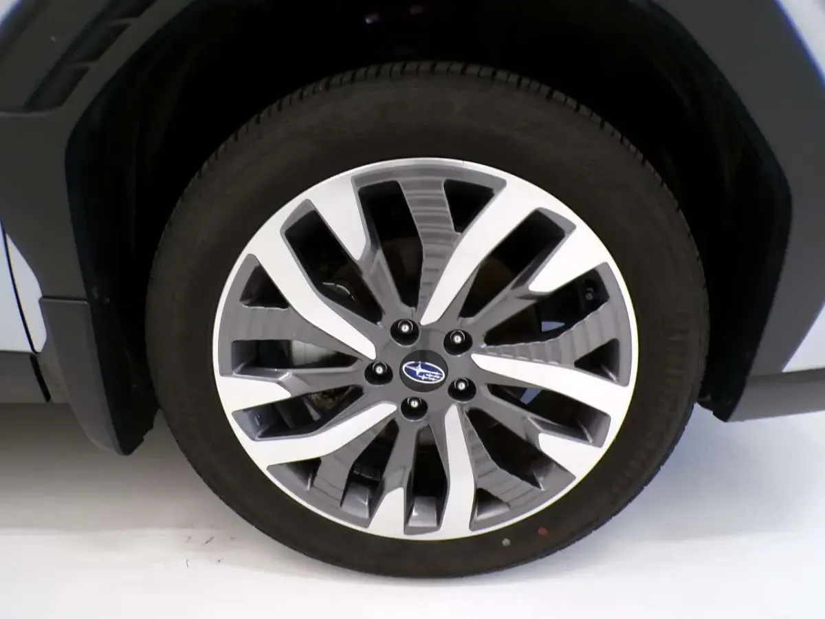 Usata Subaru Forester Premium 136 CV (100 kW) 2025 Argento metallizzato SUV