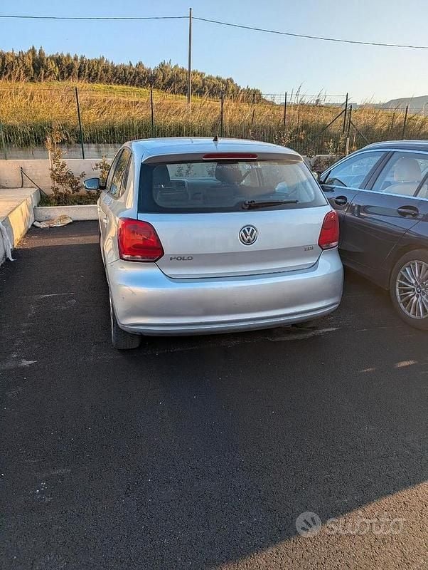 Usata VW Polo 75 CV (55 kW) 2011 Grigio Utilitaria