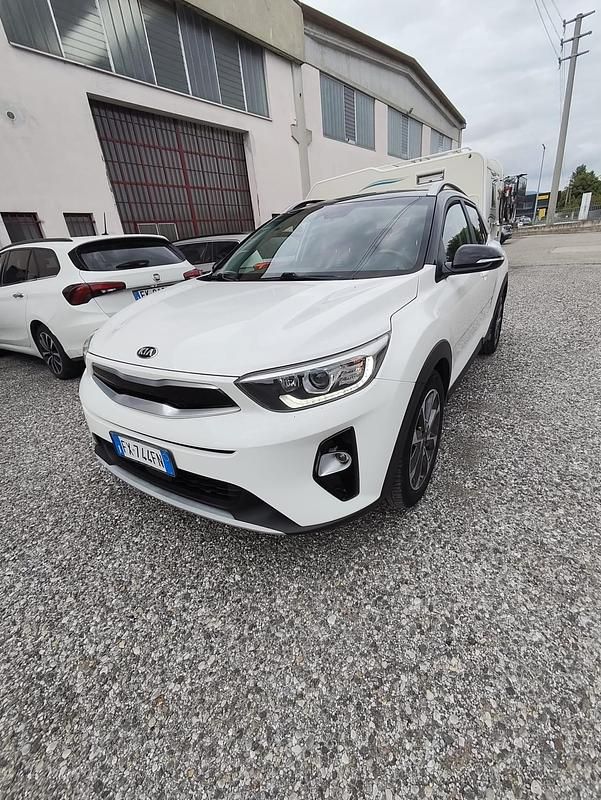 Usata Kia Stonic 120 CV (88 kW) 2019 Bianco SUV