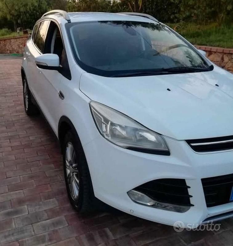 Begagnad Ford Kuga 163 HK (119 kW) 2013 Vit SUV