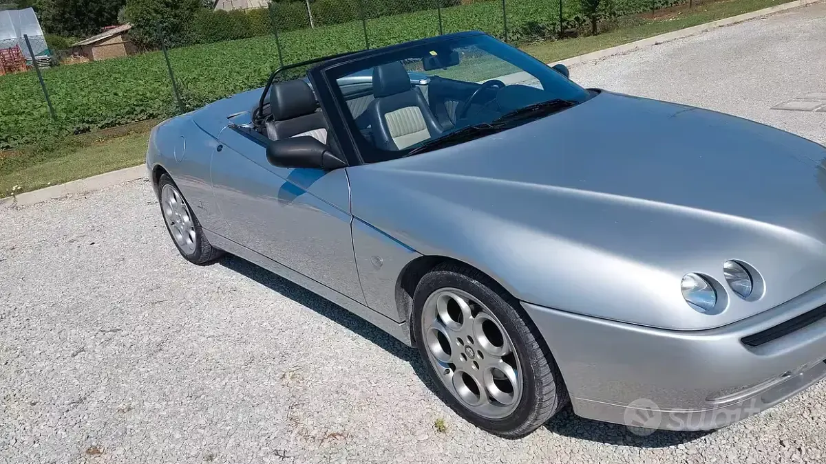 Usata Alfa Romeo Spider 150 CV (110 kW) 2004 Grigio Cabrio