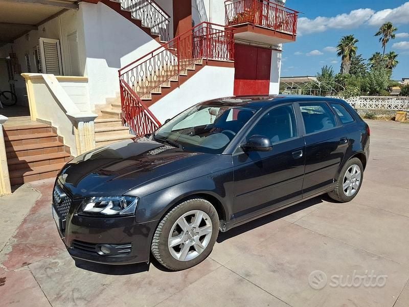 Usata Audi A3 Young 90 CV (66 kW) 2011 Grigio Berlina